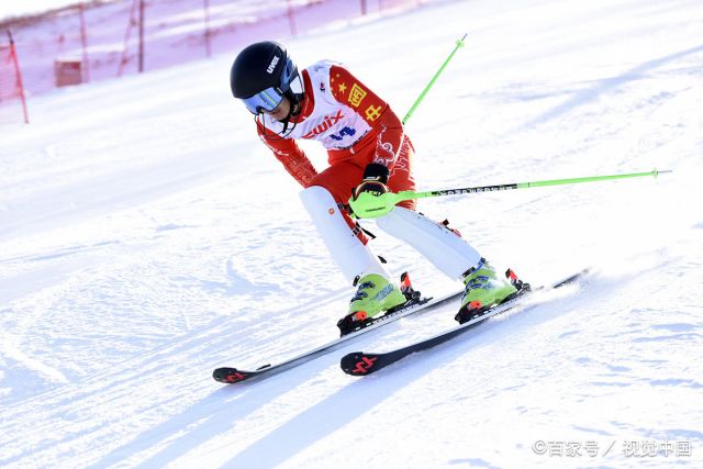 第二届全国青年运动会高山滑雪比赛在内蒙古举行,值得